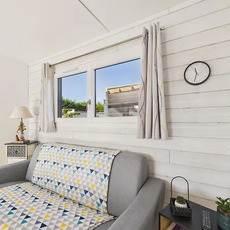 Pour 6, Domaine Avec Piscine Domek alpejski